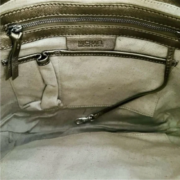 Micheal Kors , Gold Leather Shoulder Bag - Picture 6 of 8